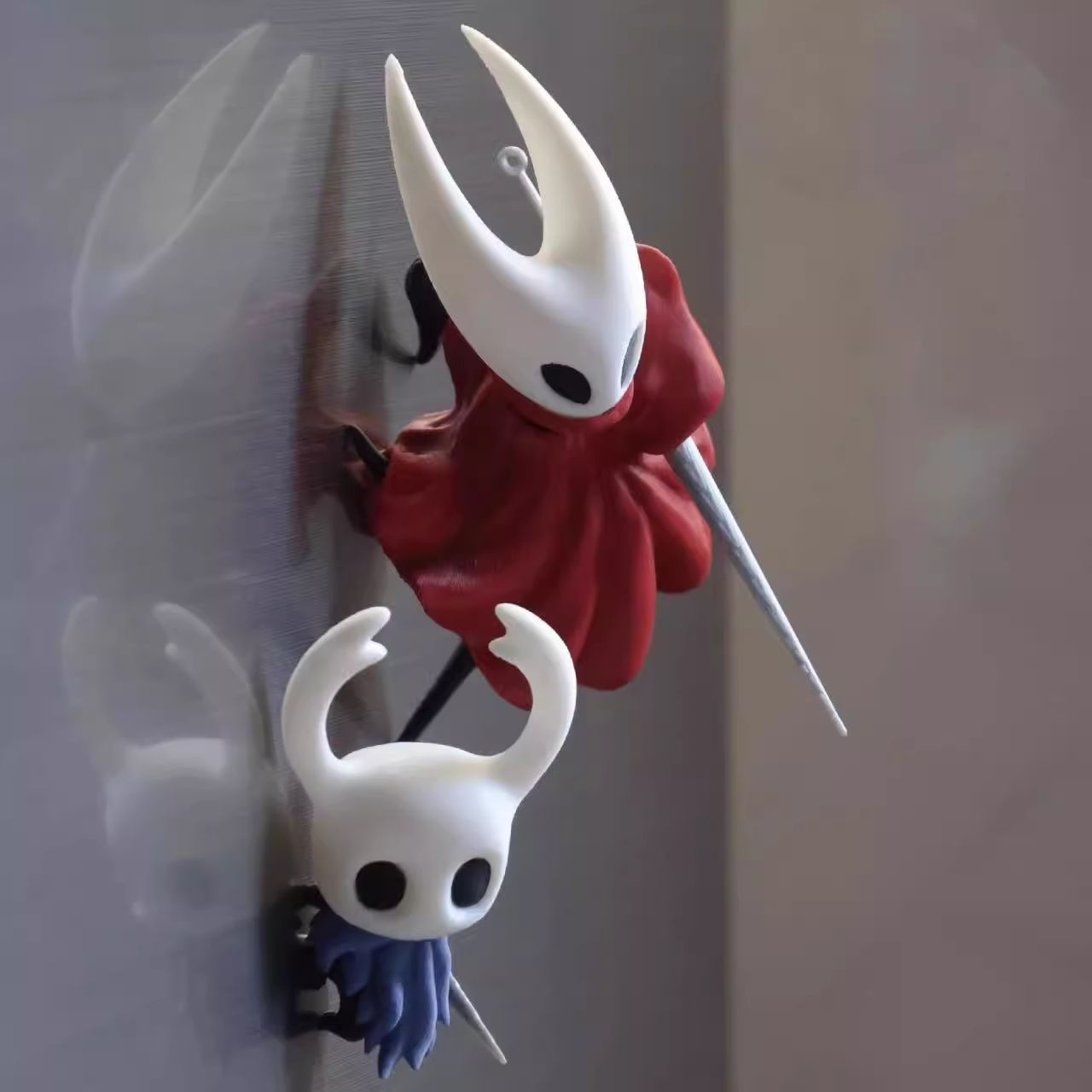 Hollow Knight Magnet Set – The Knight & Hornet (2-Pack)