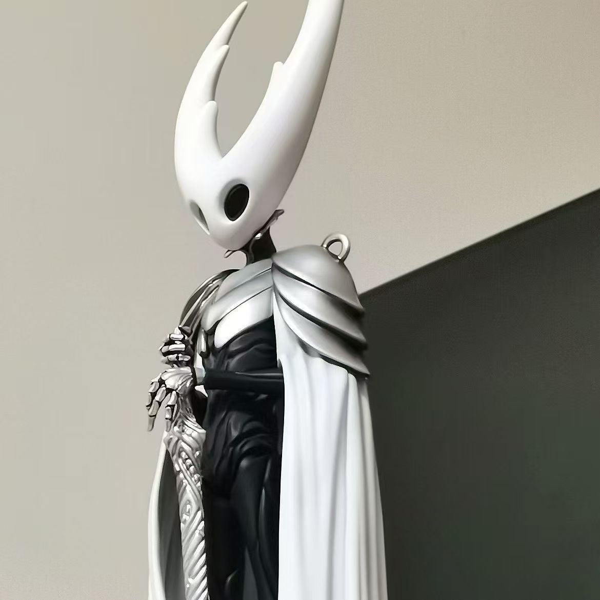 Pale Prince – Hollow Knight Pure Vessel Mini Figure