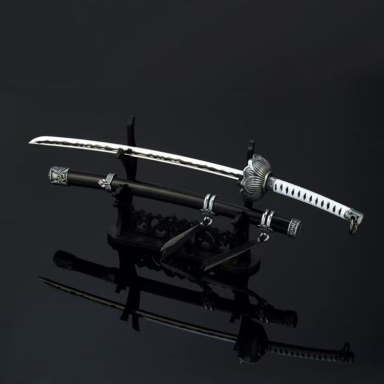 Open Gate Mortal Blade metal miniature — Sekiro replica at Phantom Armament